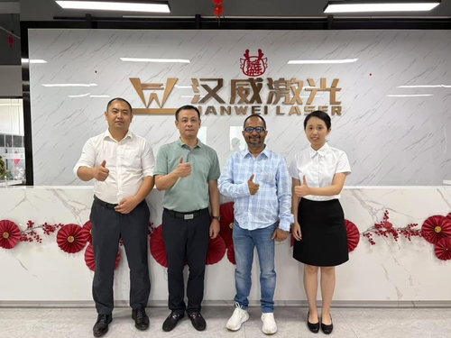 Dernières nouvelles de l'entreprise Client indien en visite le 20250725 - Hanwei Laser établit de bonnes relations d'amitié avec des clients indiens