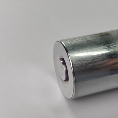 Un bon prix. SÉLLE et soudage des batteries cylindriques en ligne