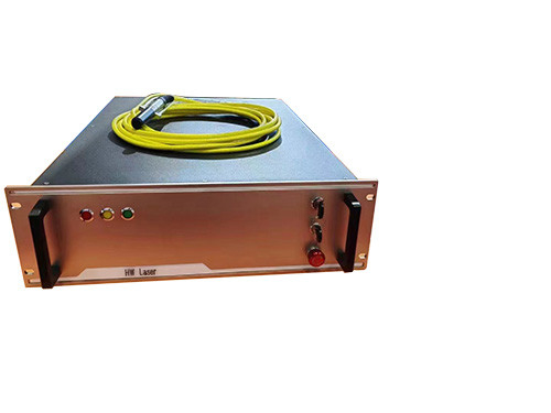 Un bon prix. 1064 nm Source laser à fibre 1000w 1500w 2000w Type non atténuant en ligne