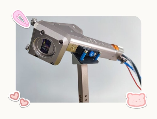 Un bon prix. Machine de nettoyage au laser de pointe et polyvalente 1500W 2000W Optionnelle Puissance maximale 2000W Largeur de nettoyage 300 mm Max en ligne